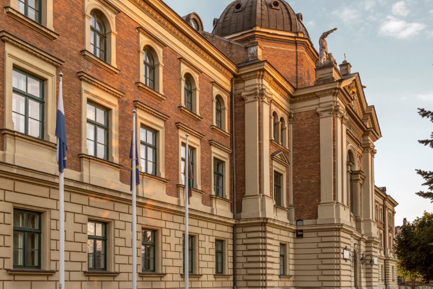 Warehousing & Logistics